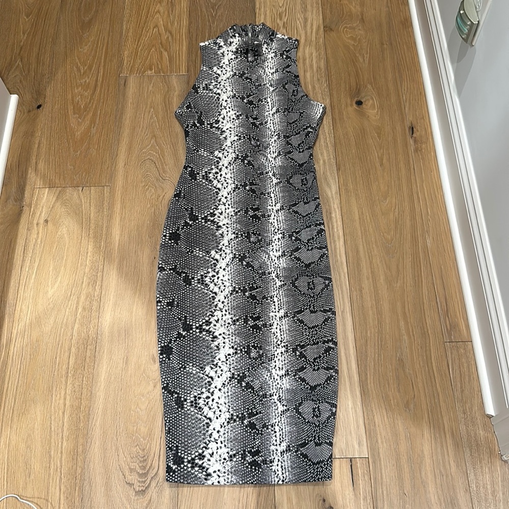 Elizabeth and James Black and Gray Snake Print Midi Dress